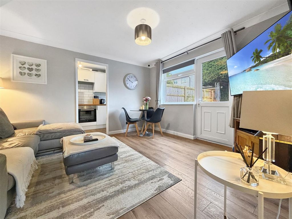 Property photo 3 of 10 Img_5492 (1).Jpg