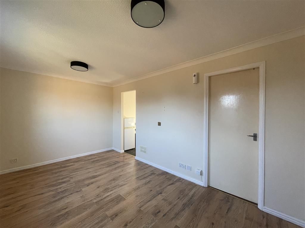 Property photo 2 of 8 Image