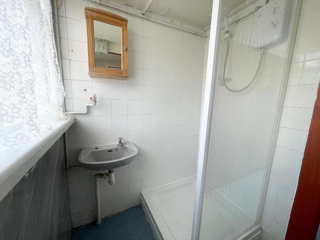 Property photo 2 of 9 WC.Jpeg