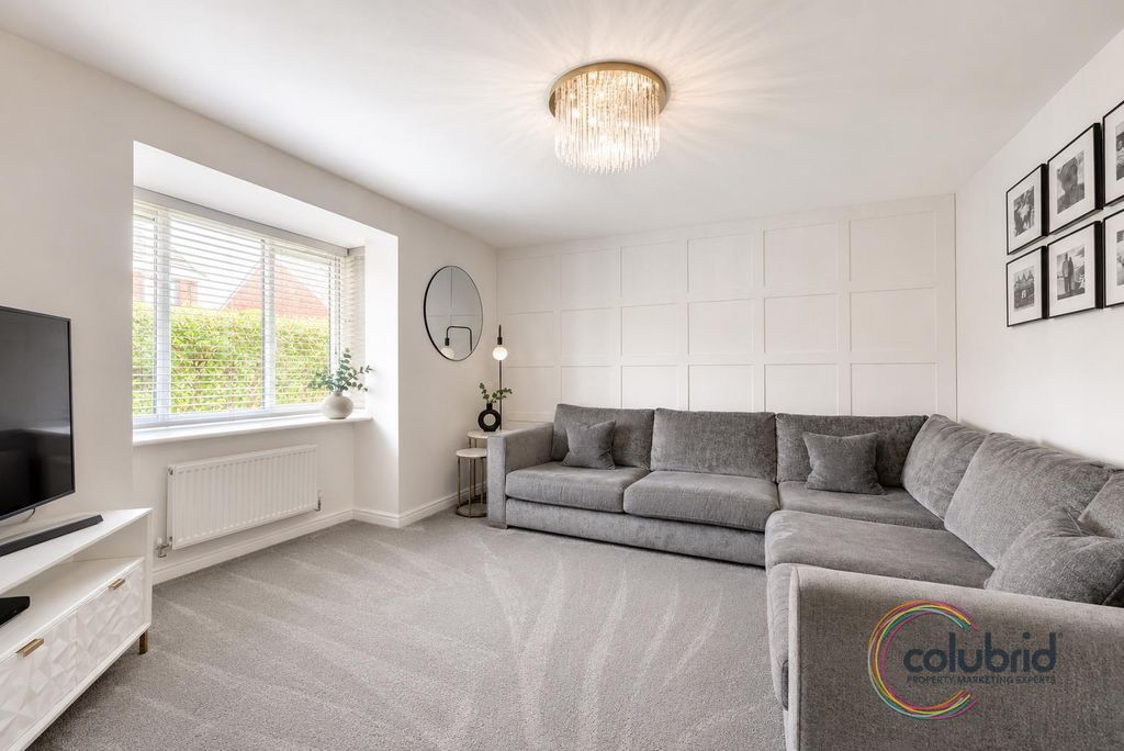 Property photo 2 of 18
