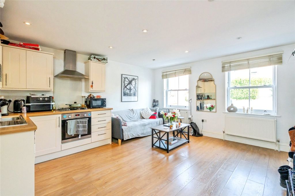 Property photo 3 of 10 Picture No. 06