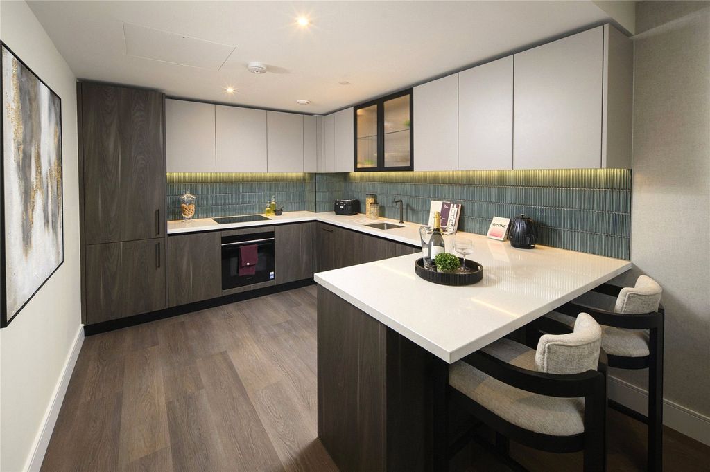 Property photo 3 of 11 Kitchen