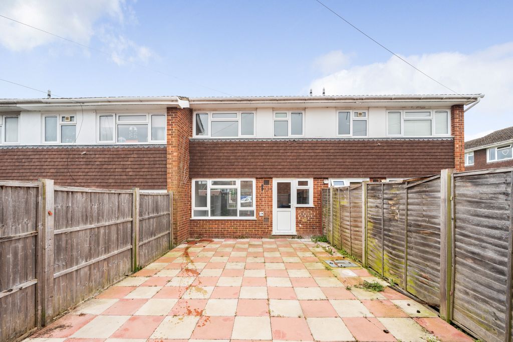 Additional image 11 of 2 bed terraced house to rentRadcot Close, Maidenhead SL6