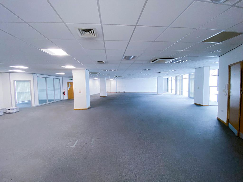 Property photo 2 of 7 Photo 4