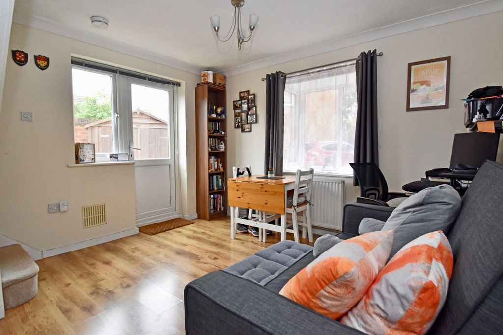Property photo 2 of 12