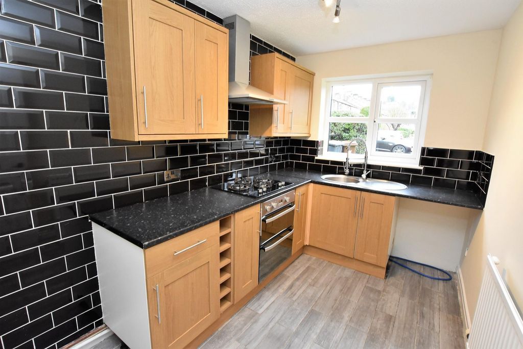 Property photo 3 of 5 (Main)