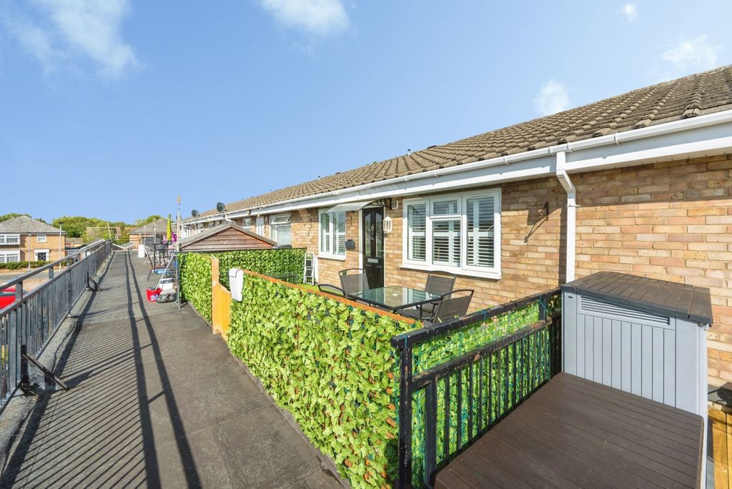 Property photo 1 of 17 Pbox-Img.Jpg