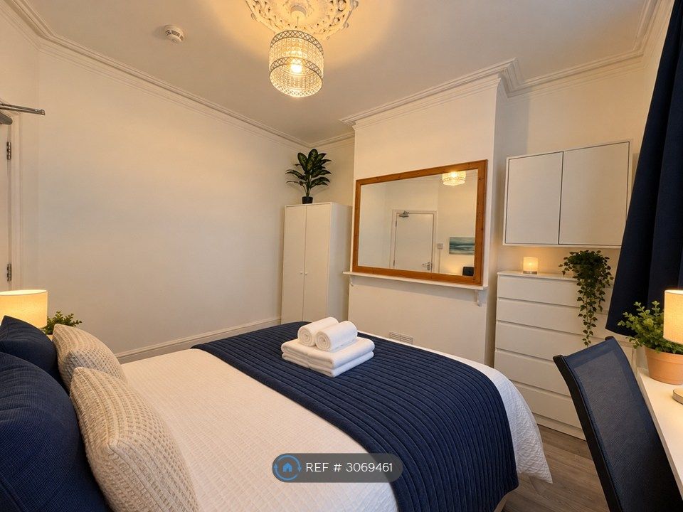 Property photo 2 of 16 Room 1