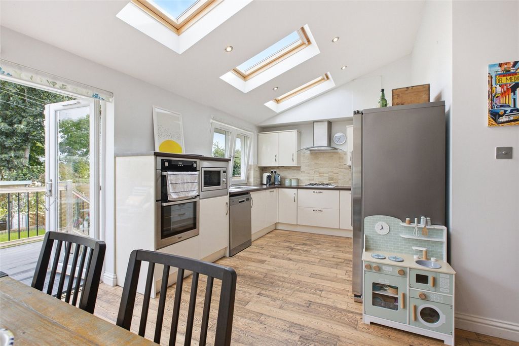 Property photo 3 of 23 Kitchen/Dining