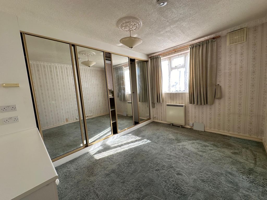 Property photo 3 of 5 Gallery