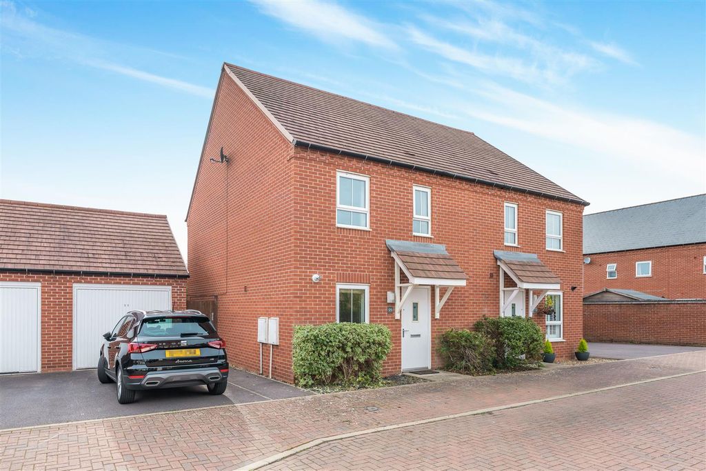 Property photo 1 of 13 25 Wren Crescent-3.Jpg