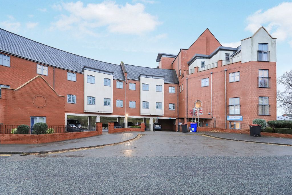 Property photo 1 of 13