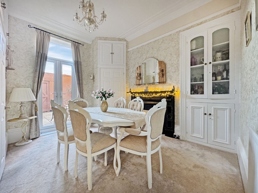 Property photo 3 of 39