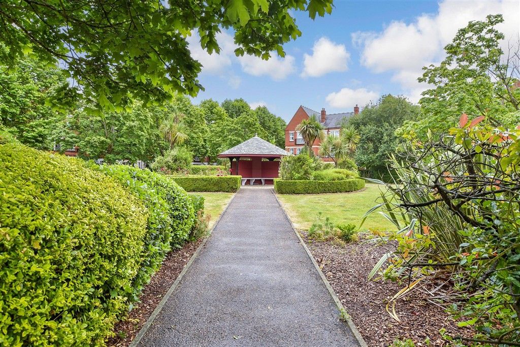 Property photo 1 of 9 Surrounding Area