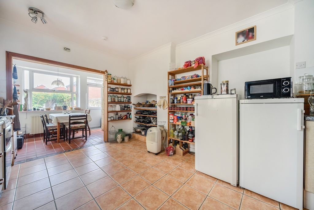 Property photo 3 of 19 1320840-13-68766F07Db1Bc
