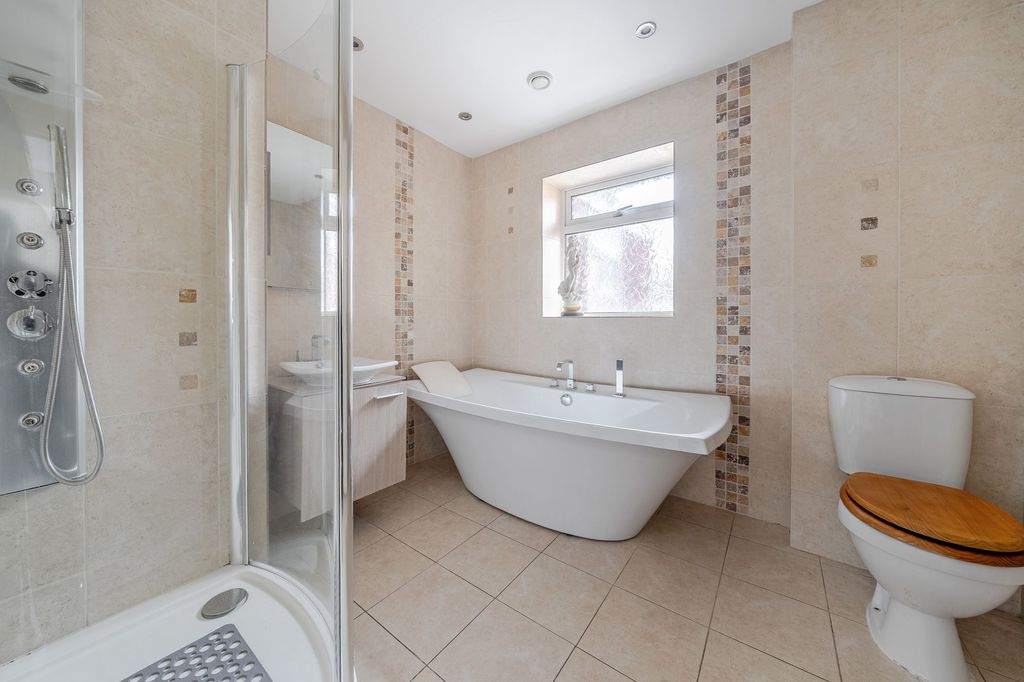 Additional image 15 of 4 bed detached bungalow for saleHolloway Drive, Pershore WR10