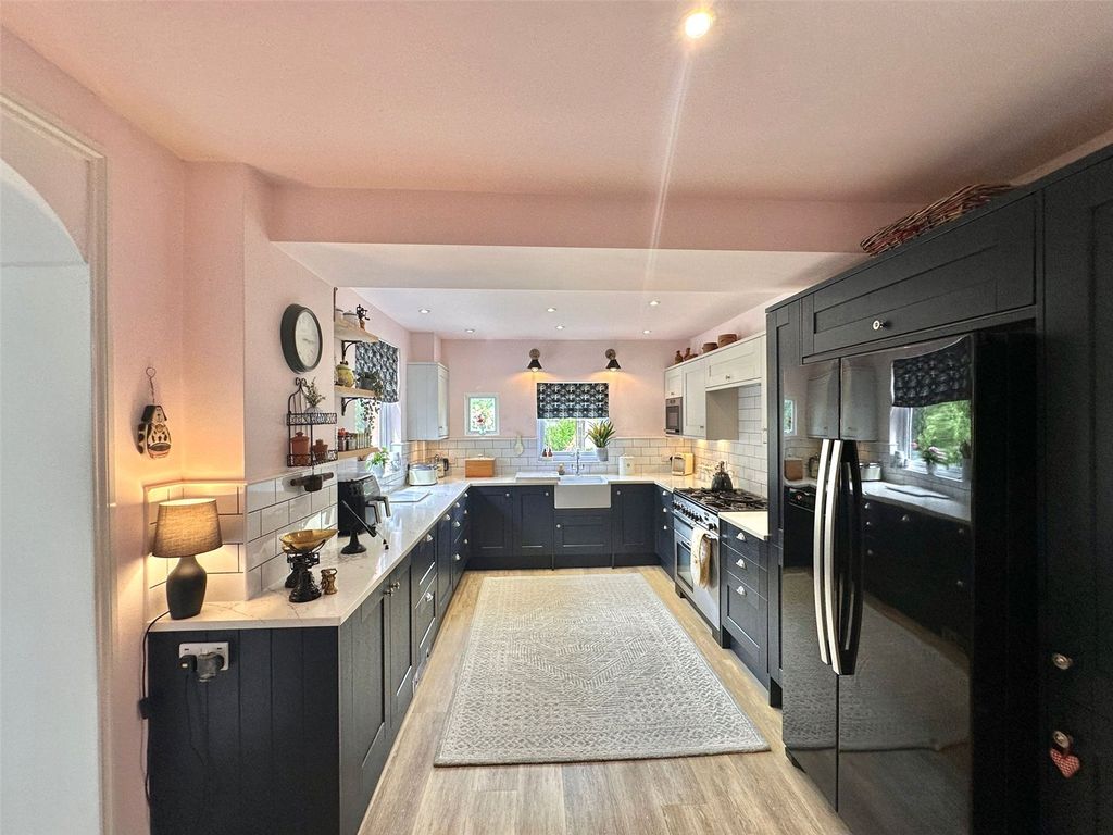 Property photo 2 of 47 Picture No. 55
