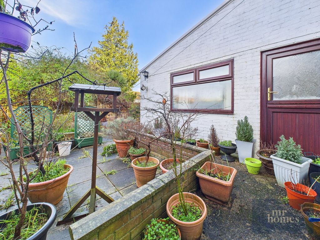 Property photo 2 of 21