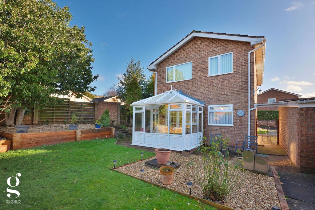 Property photo 2 of 32