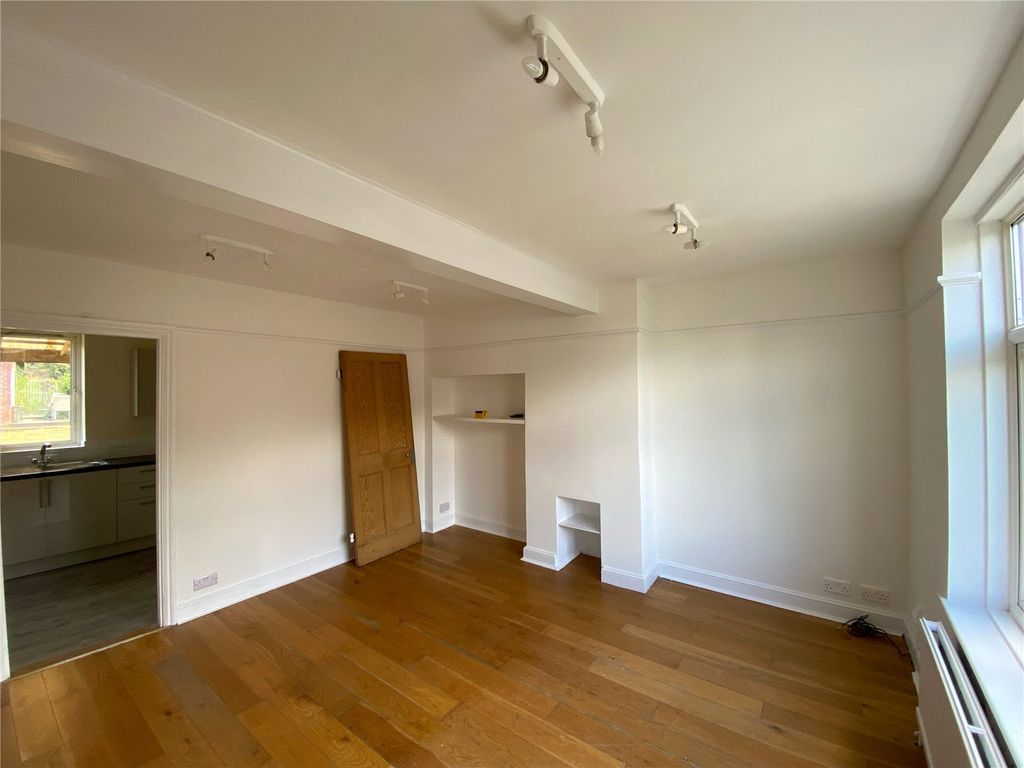 Property photo 2 of 12 Picture No. 13