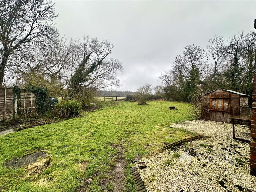 Property photo 3 of 12 Garden