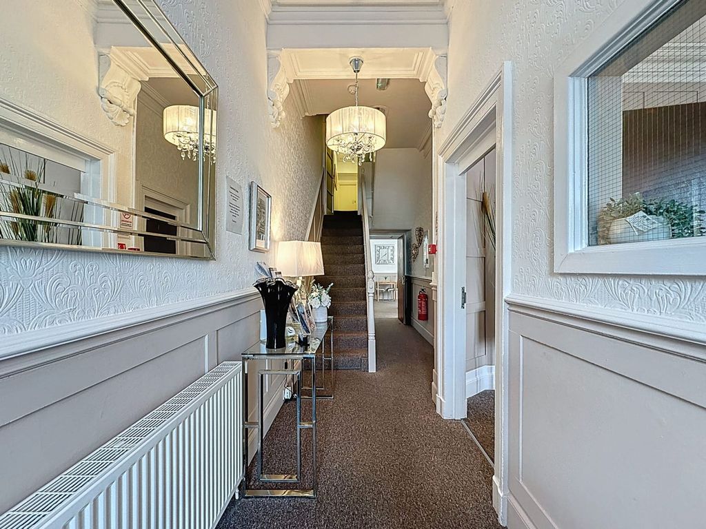 Property photo 3 of 19 Entrance Hallway