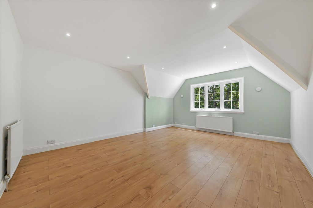 Property photo 3 of 14 Image