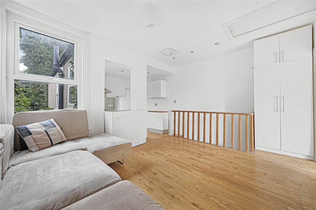 Property photo 3 of 11 Picture No. 40