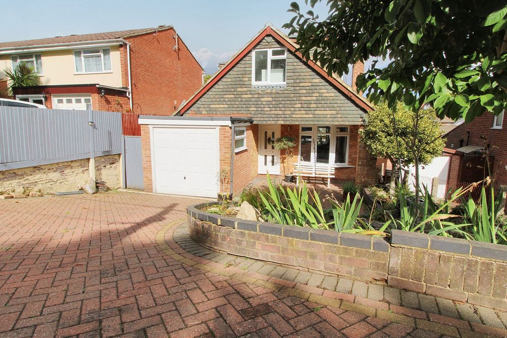 Property photo 1 of 21 Photo 11