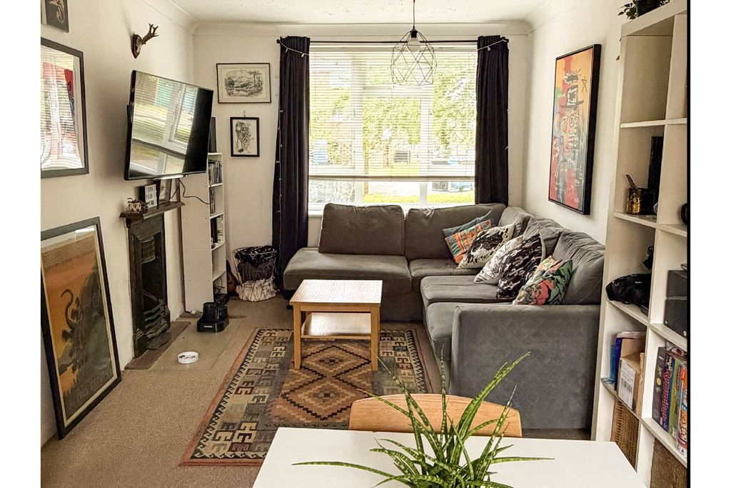 Property photo 3 of 10 Sitting Room