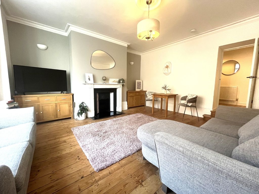 Property photo 2 of 6 Picture No. 08