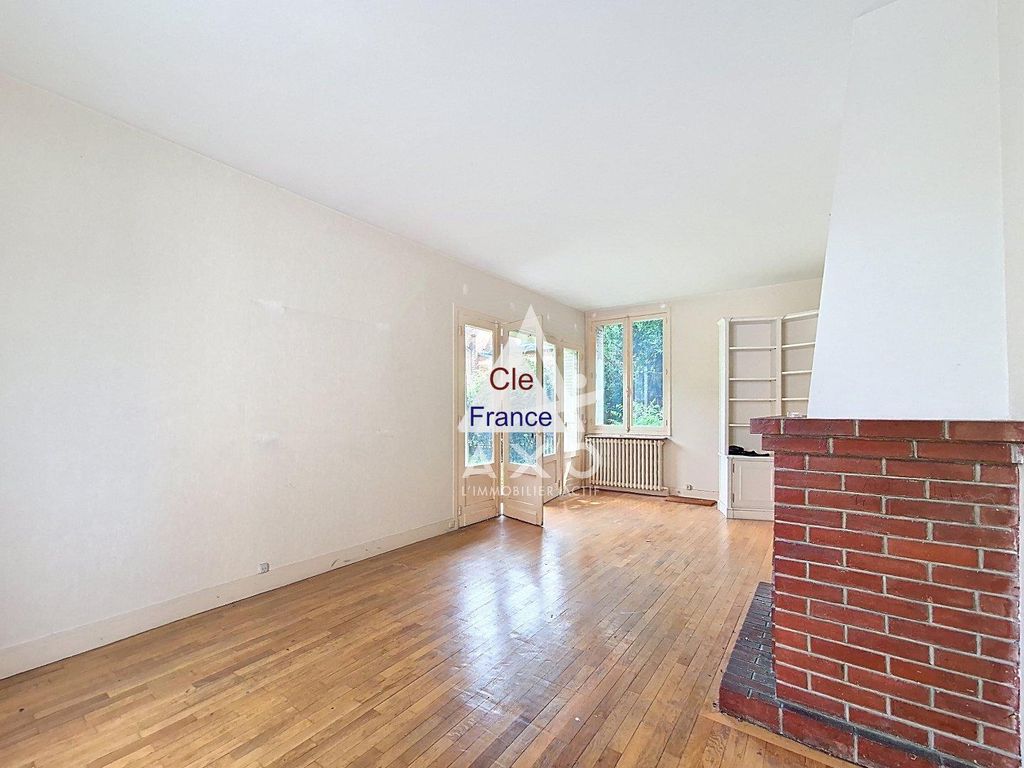 Property photo 2 of 11