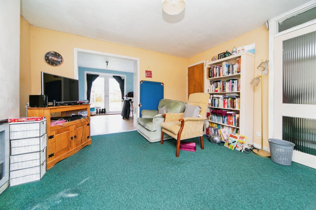 Property photo 2 of 17