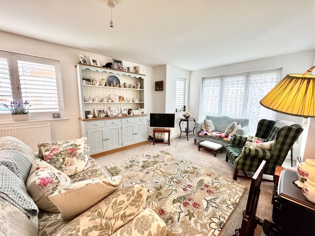 Property photo 3 of 14