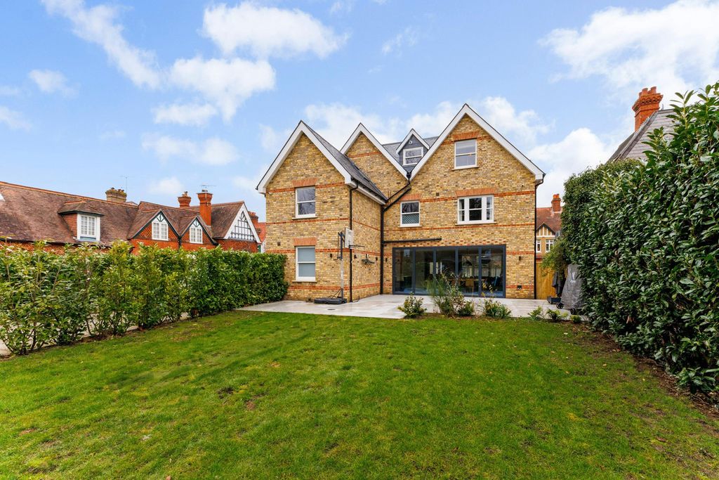 Property photo 2 of 30