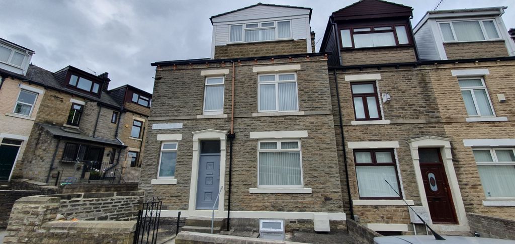 Property photo 1 of 32