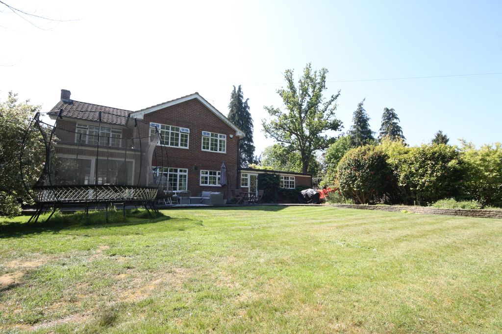 Property photo 2 of 12