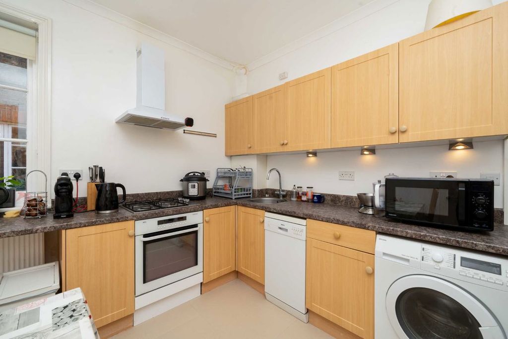 Property photo 2 of 5