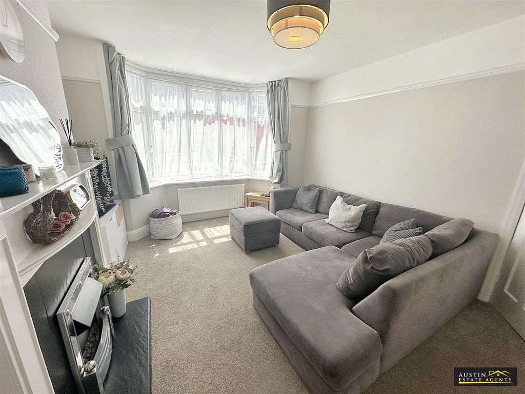 Property photo 3 of 18