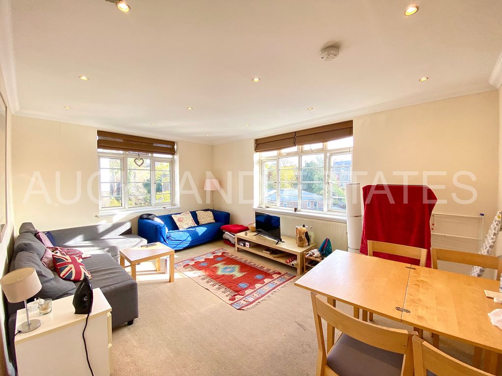 Property photo 2 of 11