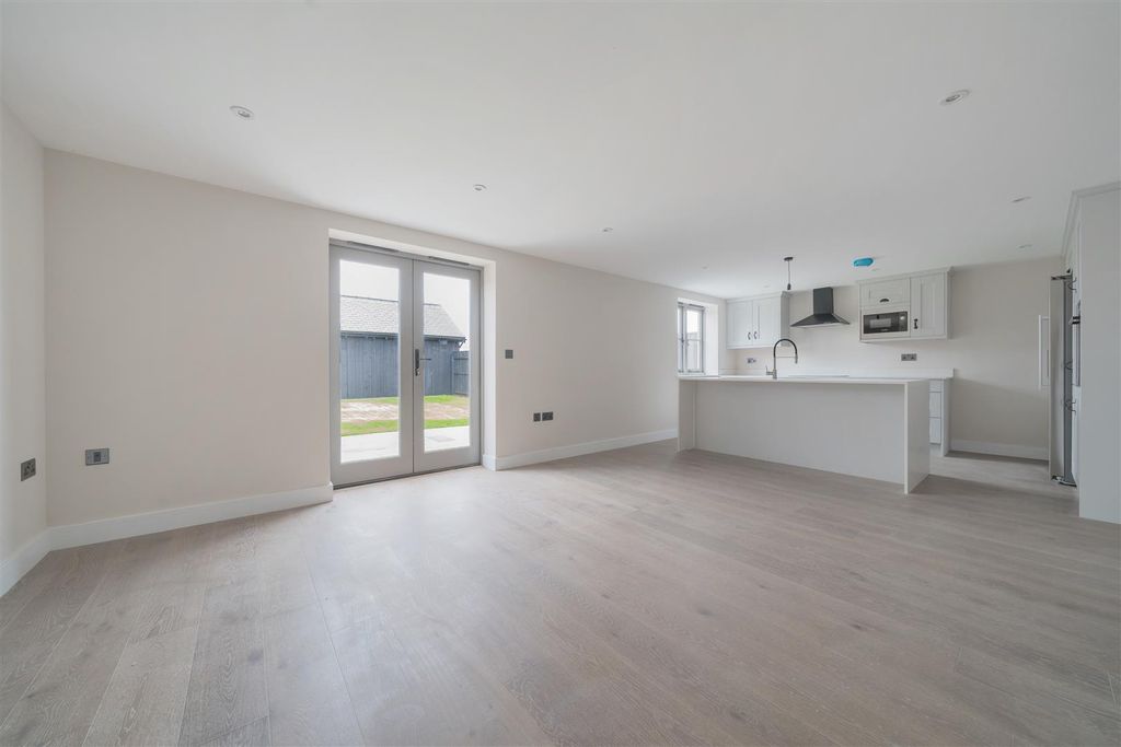 Property photo 2 of 12 Kitchen / Dining / Sitting Room