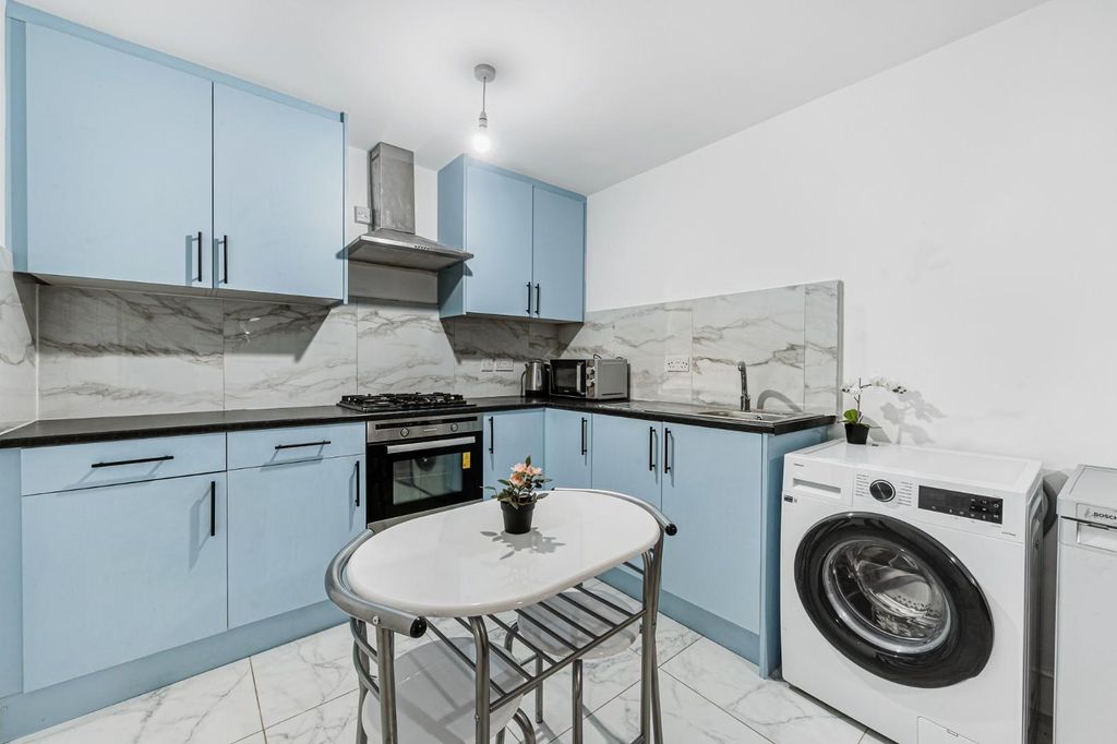 Property photo 3 of 5