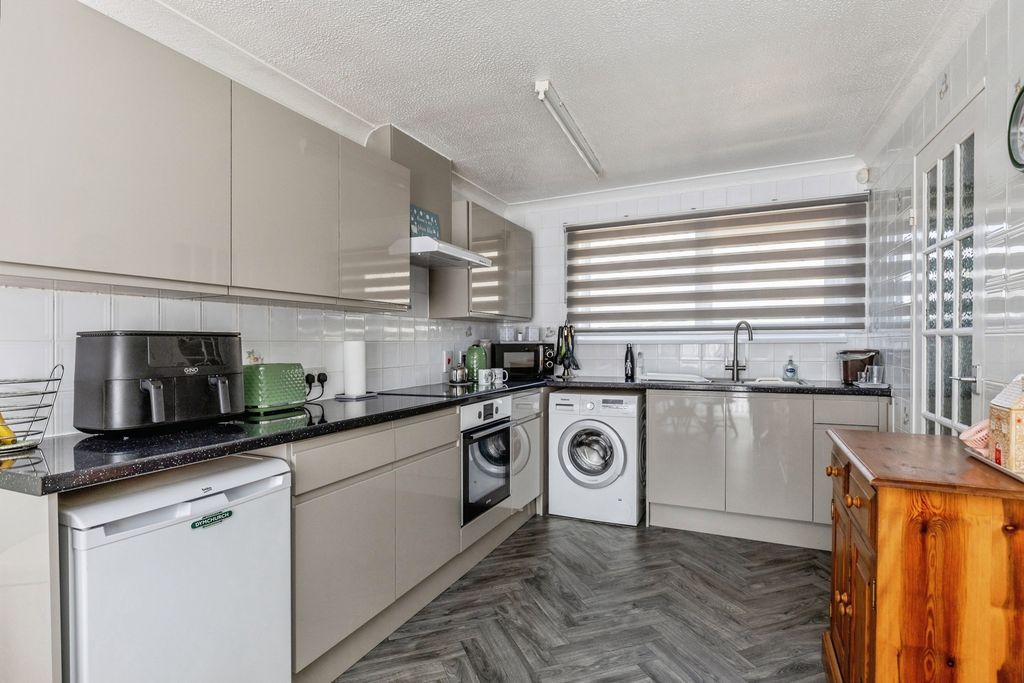 Property photo 3 of 15 Pbox-Img.Jpg