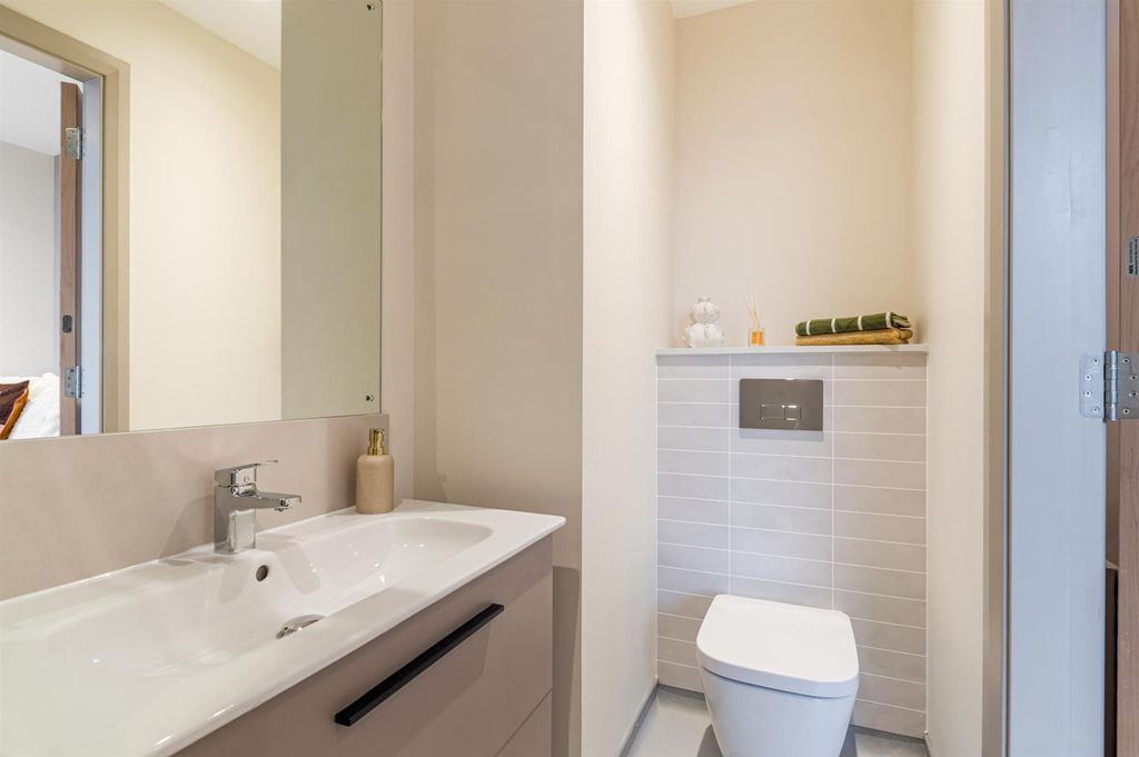 Additional image 8 of Studio to rentElmwood Avenue, Belfast BT9