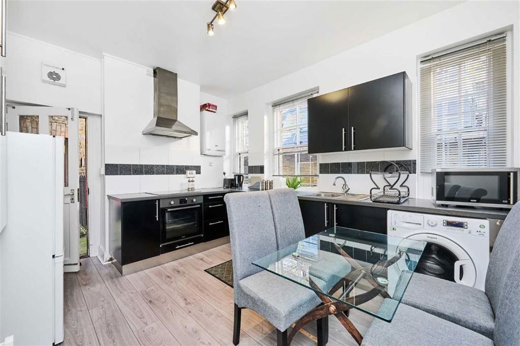 Property photo 3 of 5