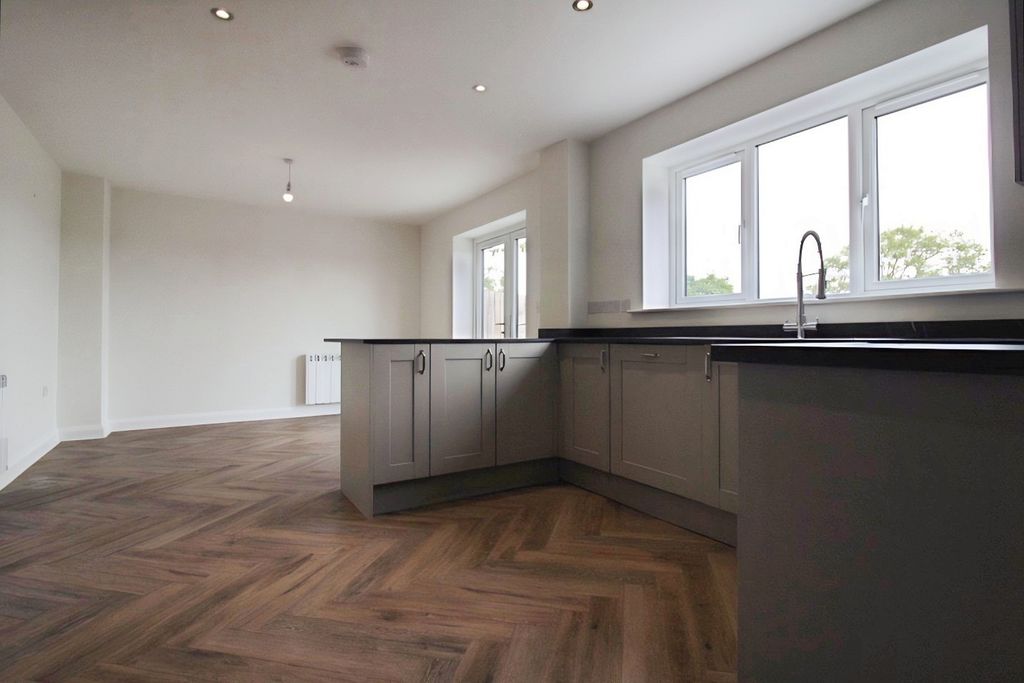 Property photo 3 of 12 Pbox-Img.Jpg