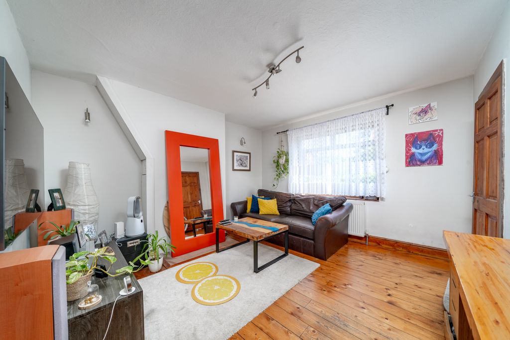 Property photo 3 of 18