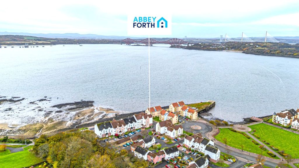 Property photo 2 of 28