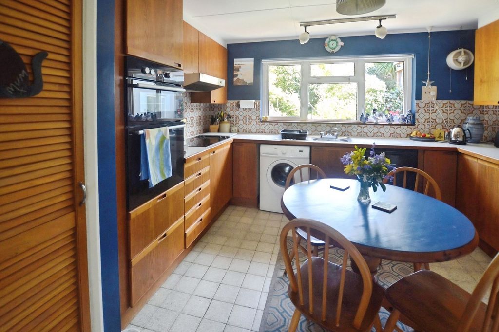 Property photo 3 of 23 3 - Pbox-Img.Jpg