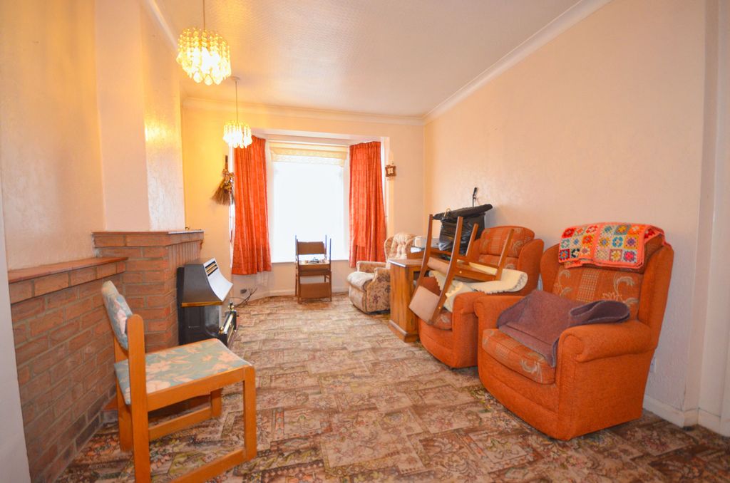 Property photo 3 of 28